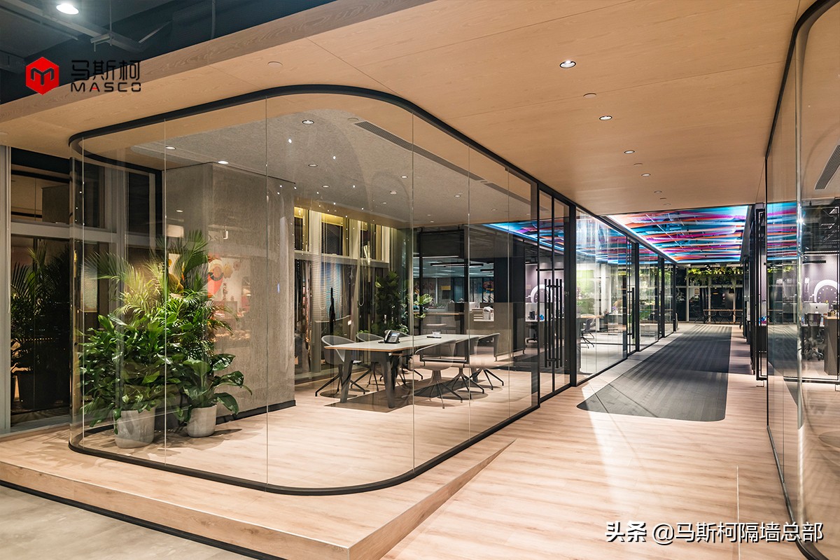 弧形玻璃隔断,弧形调光玻璃隔断价格