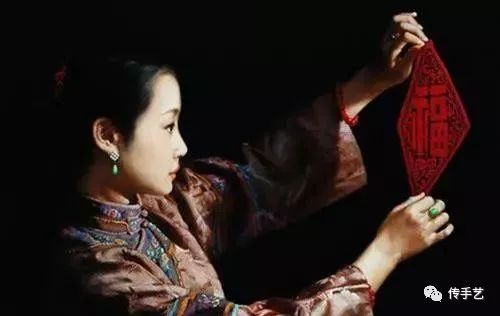 贴福字有哪些技巧视频教程,贴福字的正确贴法