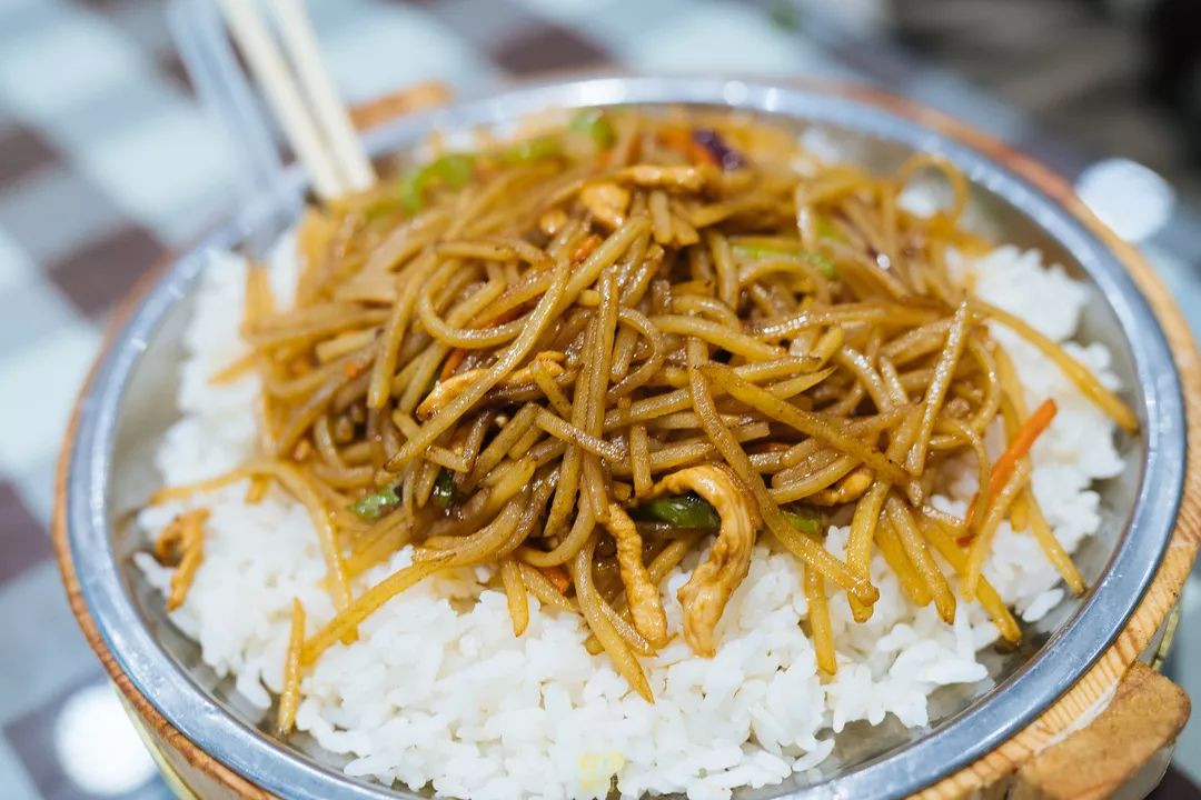 自从藏龙岛有了南延线,我就再没羡慕过别人家的学校!