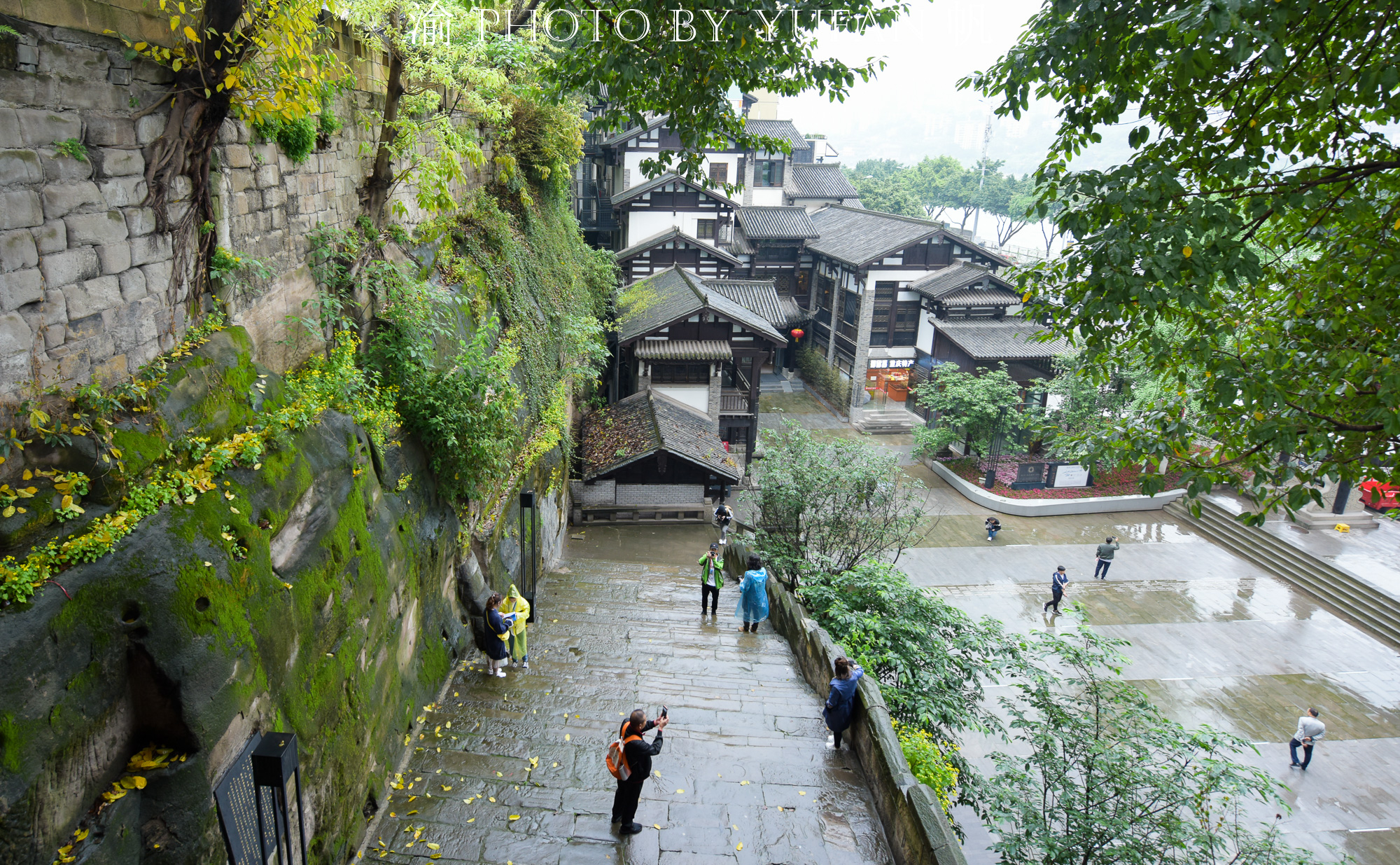 今日重庆朝天门洪崖洞图片,重庆朝天门和洪崖洞哪个好
