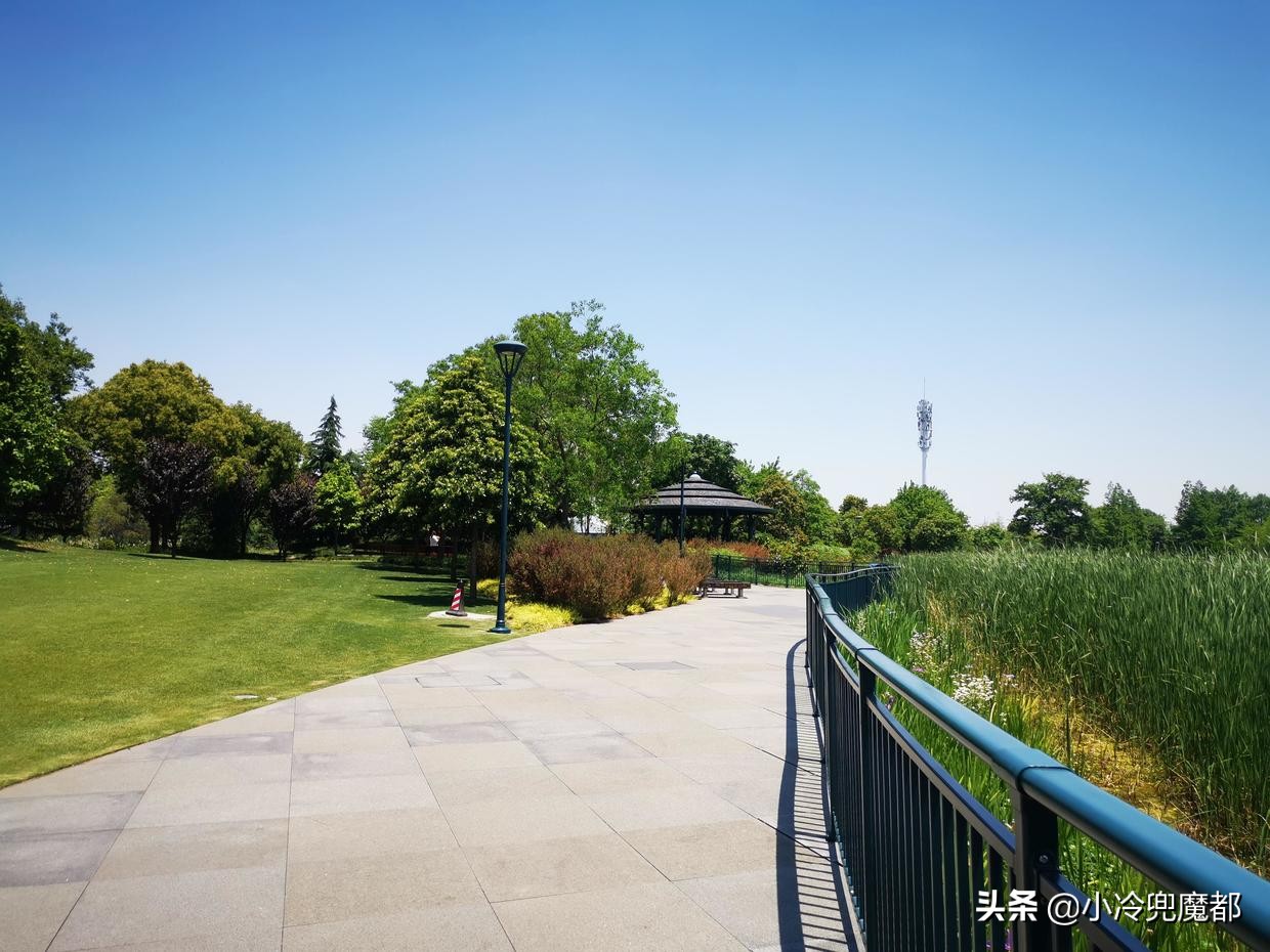 迪士尼游玩如何进迪士尼小镇,不买门票可以进迪士尼小镇