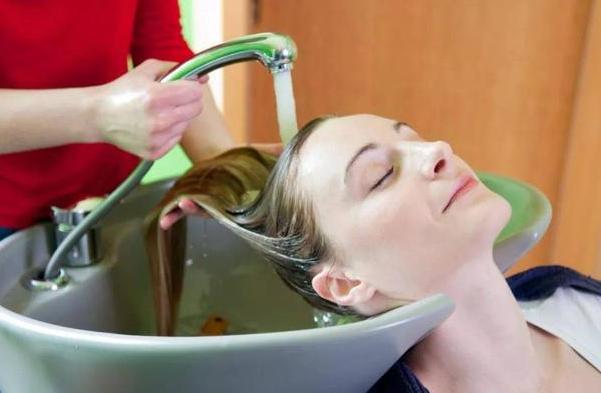 头皮长小疙瘩抠破有脓怎么办,头皮长了个疙瘩破了怎么办