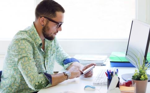 喝酒脸红和脸白哪个对身体危害大,喝酒脸红有什么危害吗