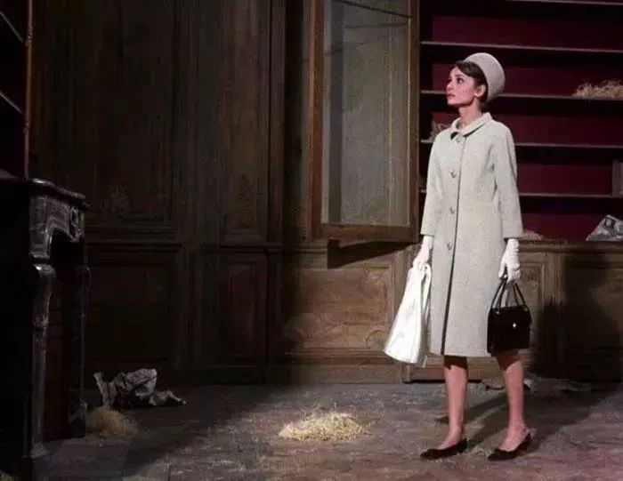 奥黛丽赫本:绝世容颜背后的秘密!