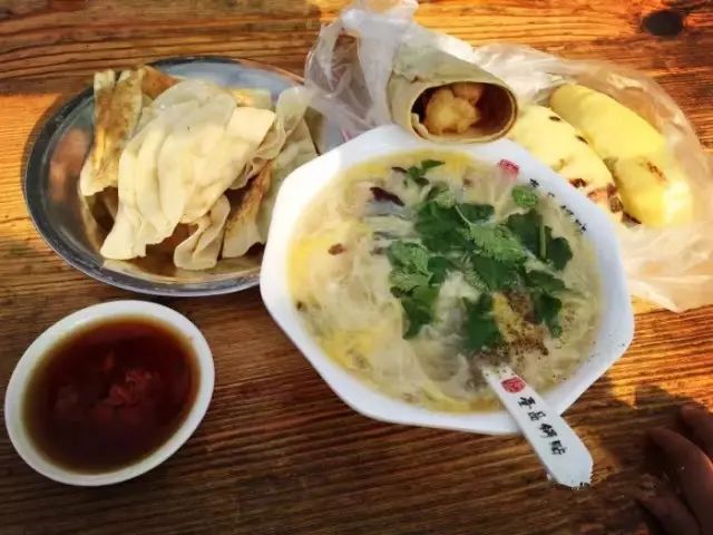 从早晨起来吃到晚上视频,合肥步行街早上吃啥