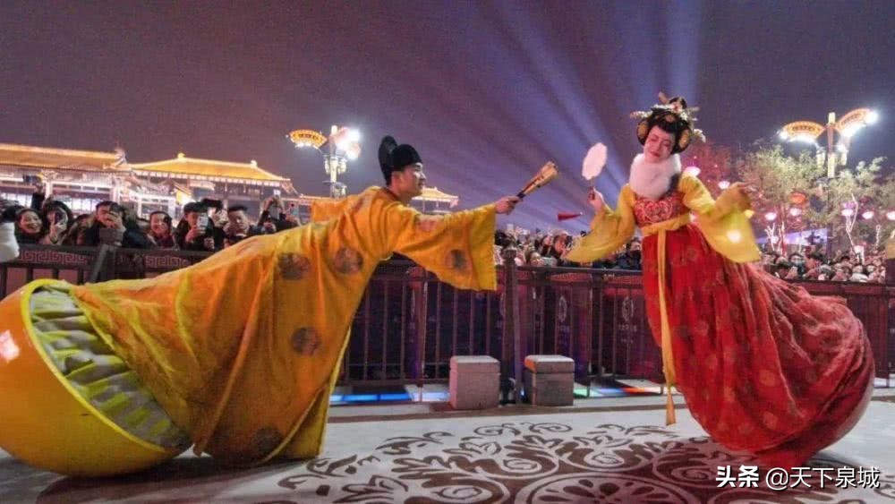 淮海路步行街与大唐不夜城,南京路和大唐不夜城