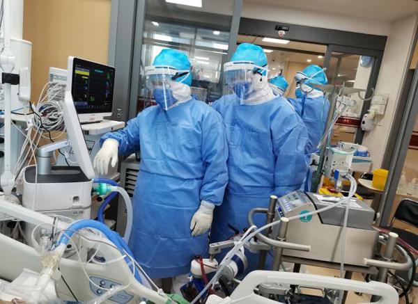 坚守初心担使命奋楫扬帆再起航,坚守初心使命勇当抗疫先锋