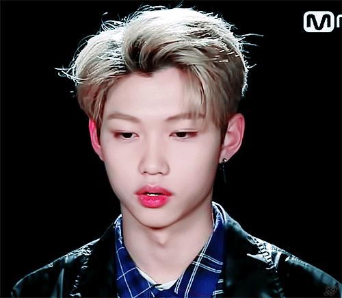 脸颊没肉是太瘦了么,韩国爱豆要瘦到多少斤