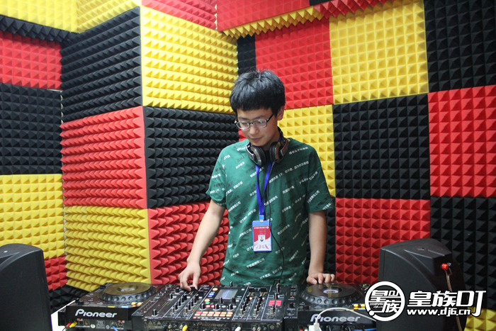 学dj打碟前途,学dj打碟难学吗