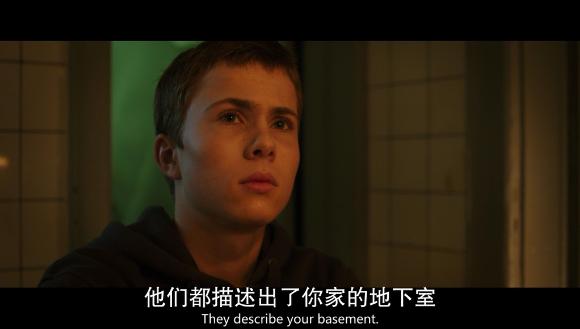 男子遭围殴毒打,男子多次被殴打