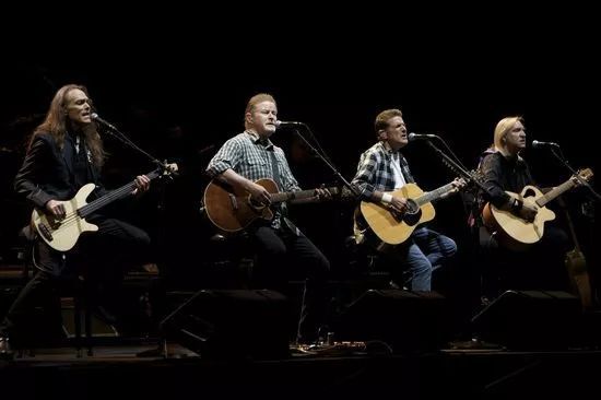 看完这篇文章，你就可以跟“内行”的朋友一起侃《乐队的夏天》啦