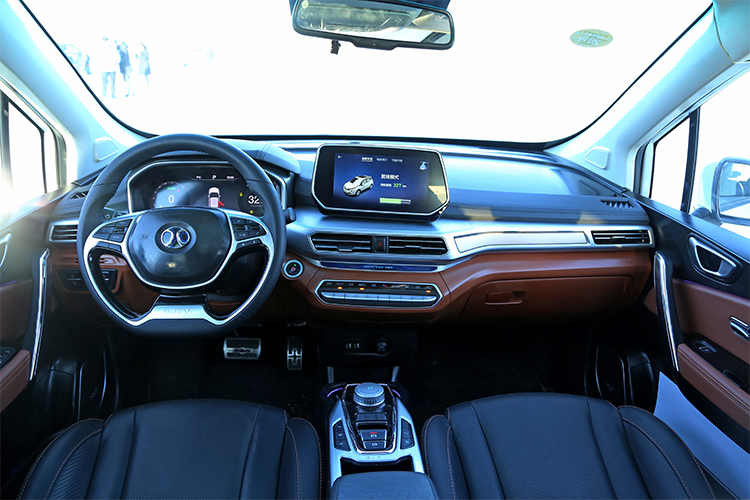 北汽新能源ex3r500和r600的差别,北汽ex3新能源11万裸车价能要吗