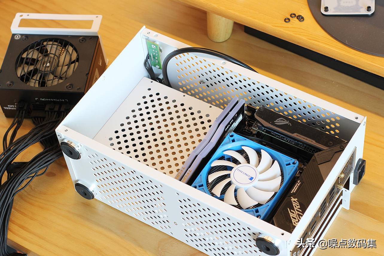 超频三蜂鸟i100pro散热改造,蜂鸟i100itx机箱测评