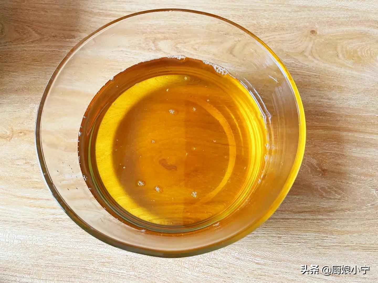 油炸剩余老油处理方法视频,炸东西的老油变新油