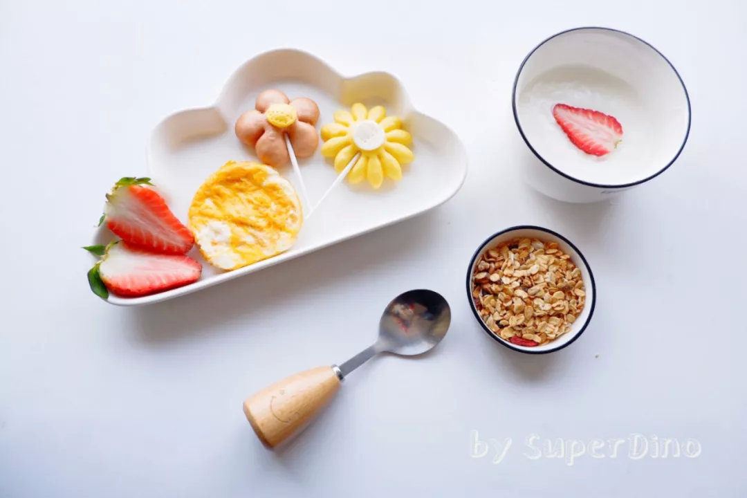 一岁多宝宝只喝牛奶，不爱吃辅食，该如何补充营养？