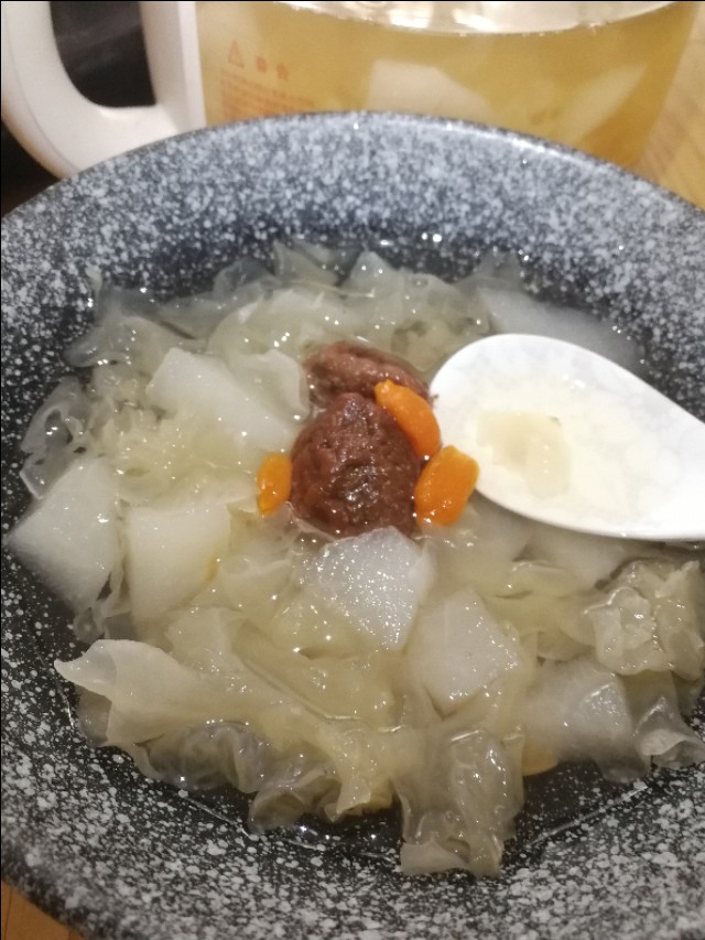 如何用梨做好吃的山梨汤,只有梨子怎么做梨汤