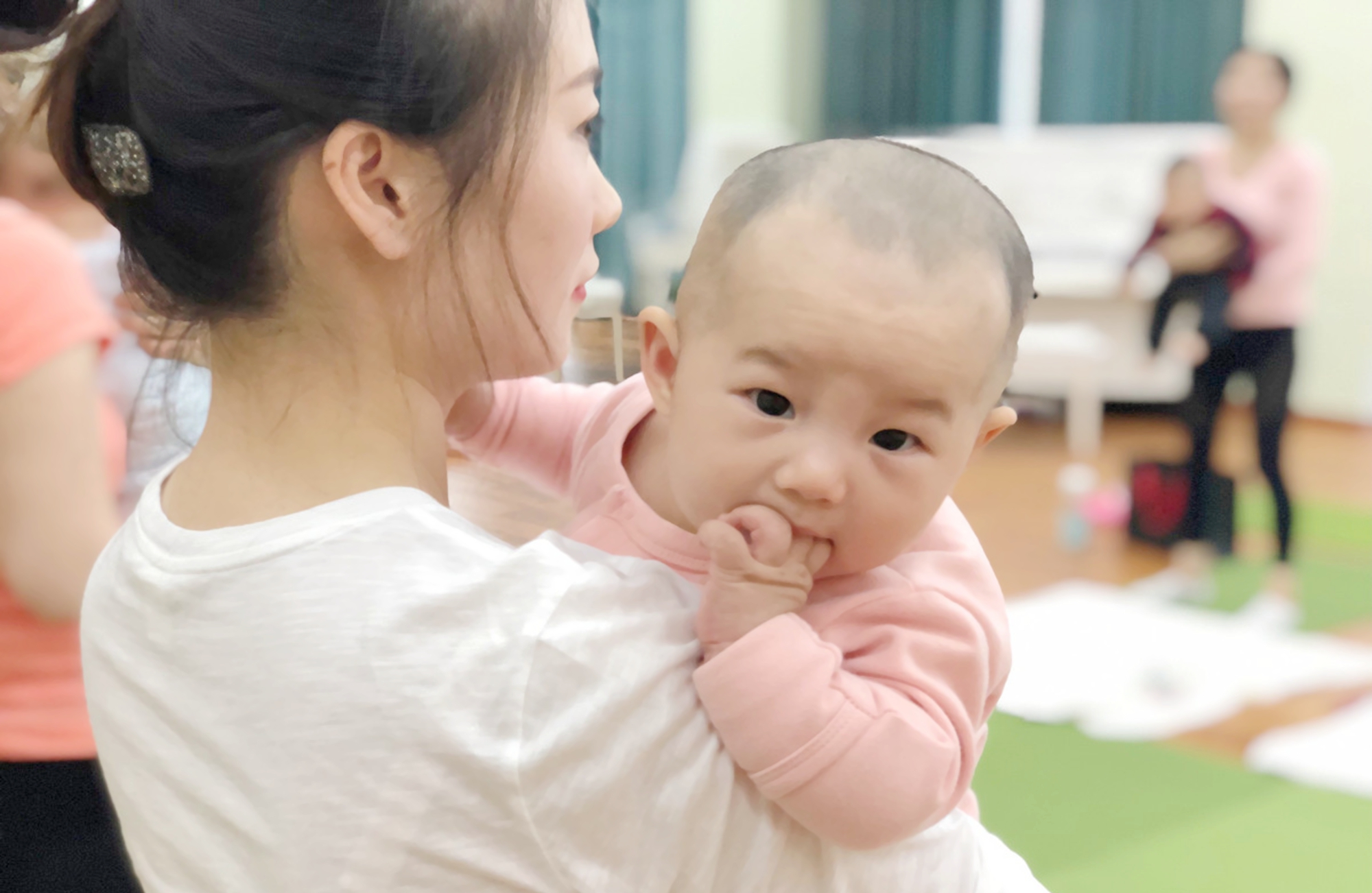 新生儿不知饥饱吗？别小看了他们，当他们这么做时就别硬喂了