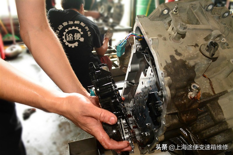 2011款别克gl8胖头鱼变速箱故障,别克gl8商务48伏轻混发动机变速箱