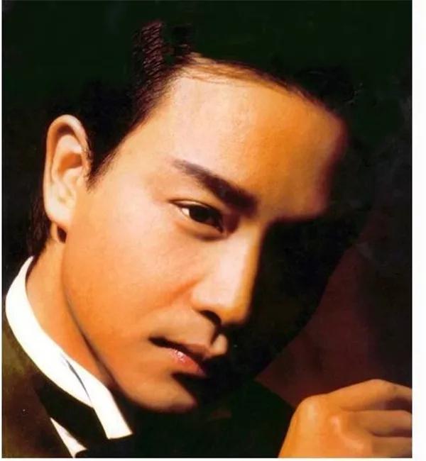香港著名电影男演员张国荣,香港男歌手张国荣美照