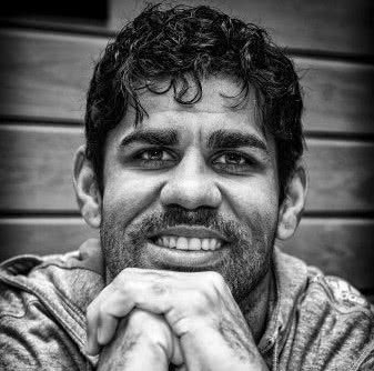 一个喜欢足球的体育老师,我有一个特别喜欢的老师