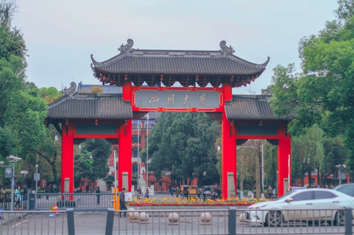 鍥涘窛澶у鏈涙睙鏍″尯娓歌,鍥涘窛澶у鏈涙睙鏍″尯鏅偣