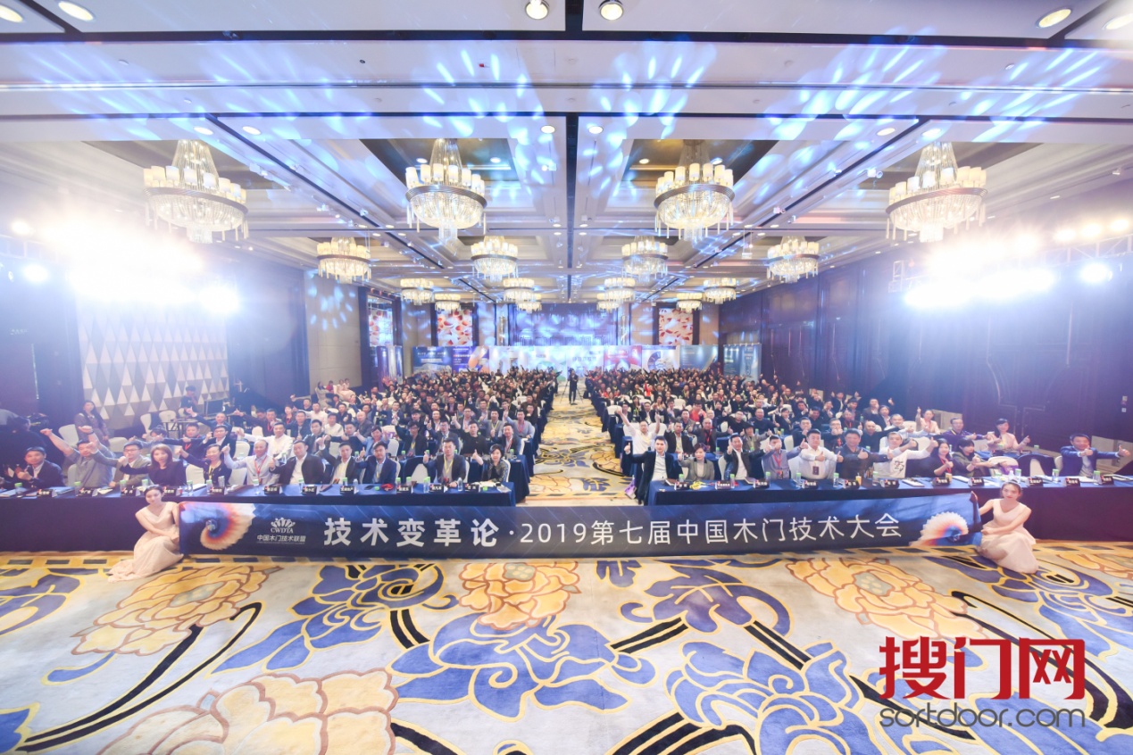 冠牛原木木门款式,木门创新