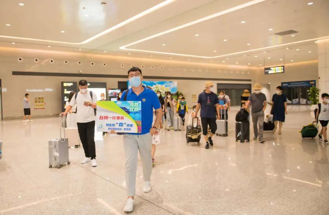 我们终将上岗,香港回归你们下岗我们上岗