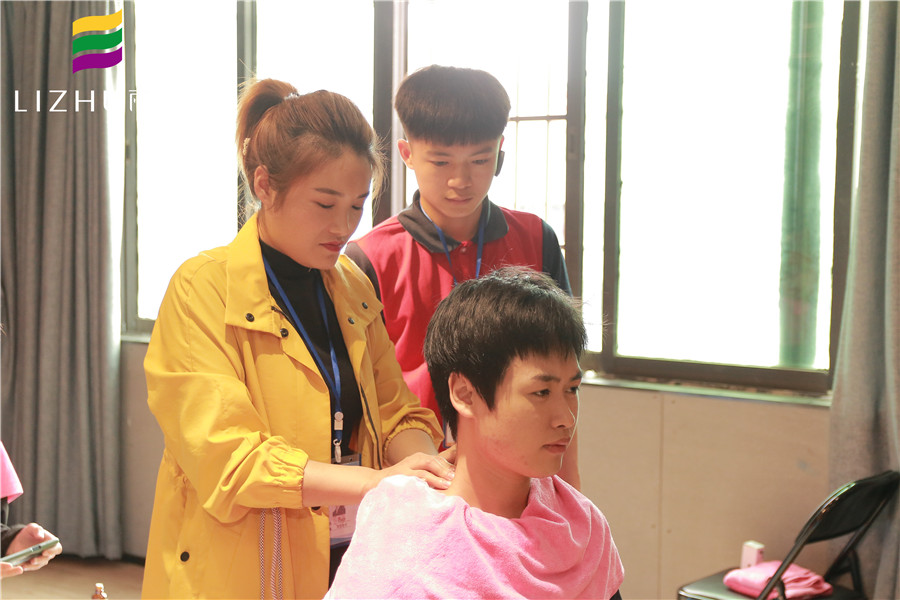 学美发必须学洗头吗,南宁学美容美发哪个学校好