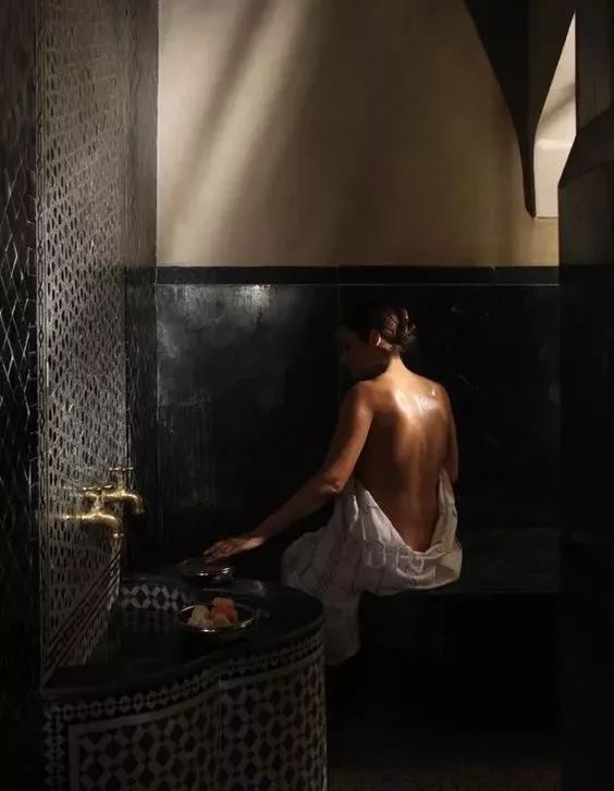 一丝不挂？探索欧洲男女混浴初体验