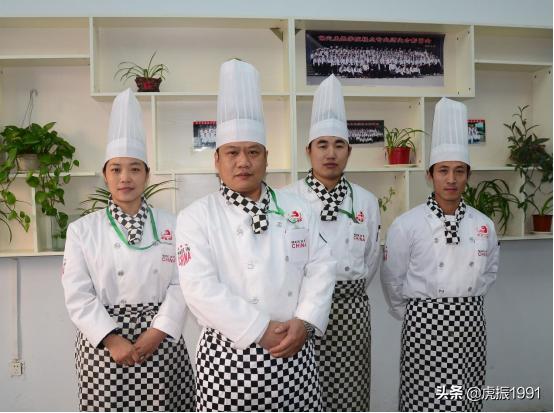 有前途的厨师学历一般在什么阶段,厨师的前途