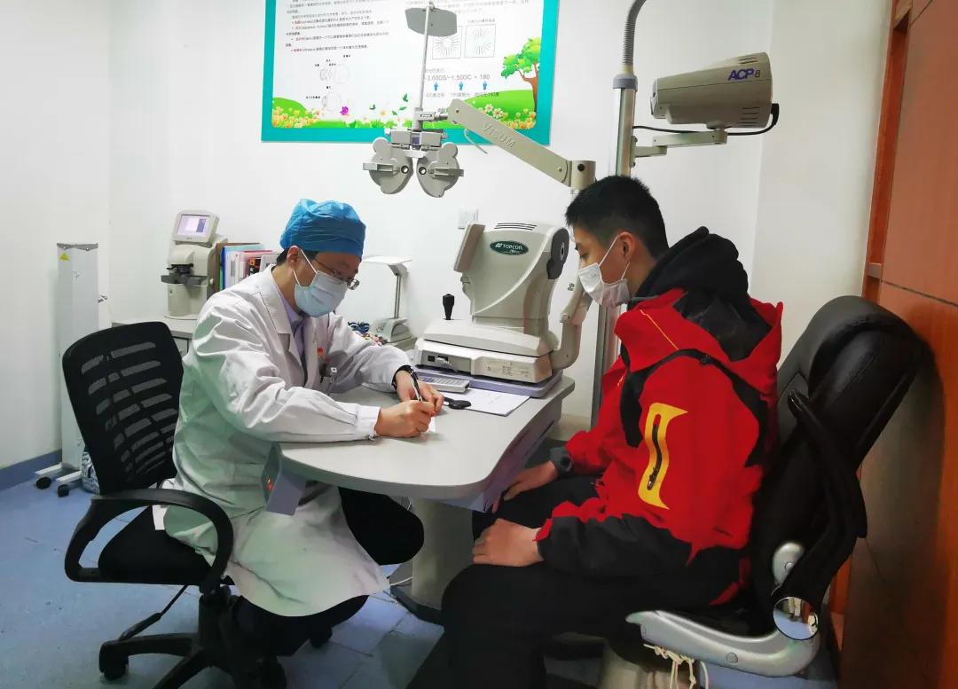 鐪佷腑鍖婚櫌鐪肩閰嶉暅,姹熻嫃鐪佷腑鍖婚櫌澶у笀楠屽厜鎬庝箞鎸傚彿