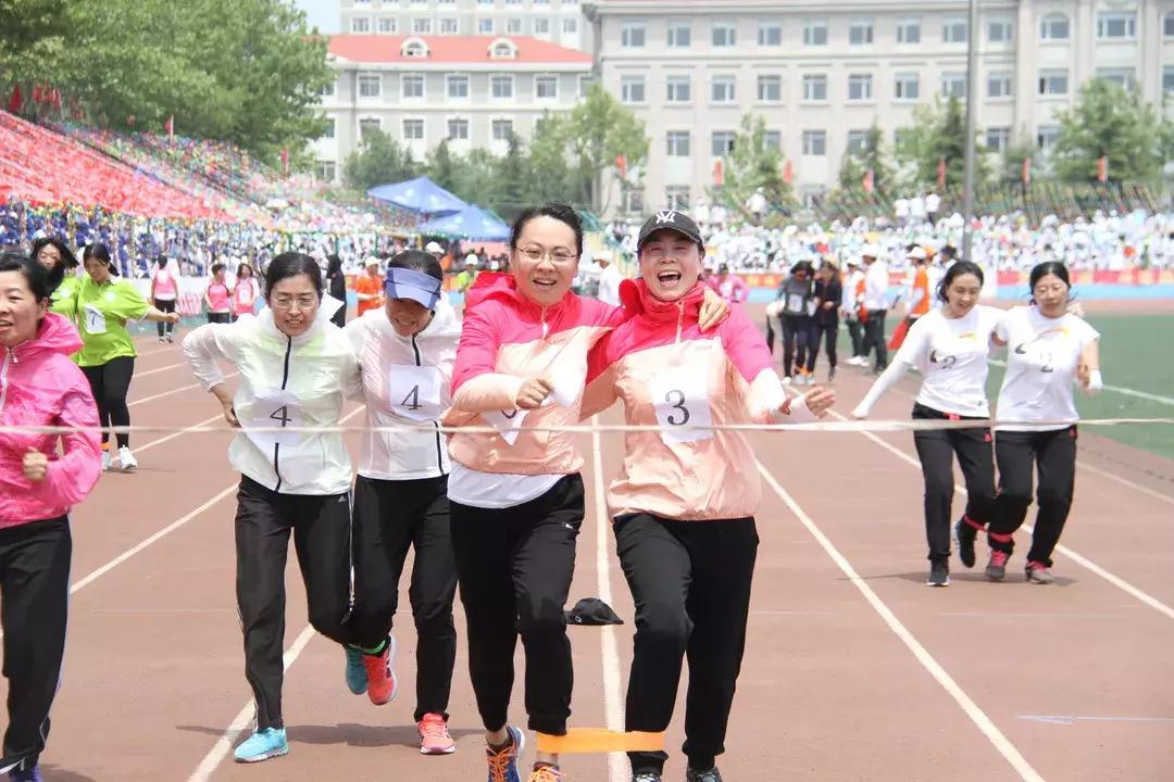 这里是旅顺|辽宁对外经贸学院举行第20届田径运动会