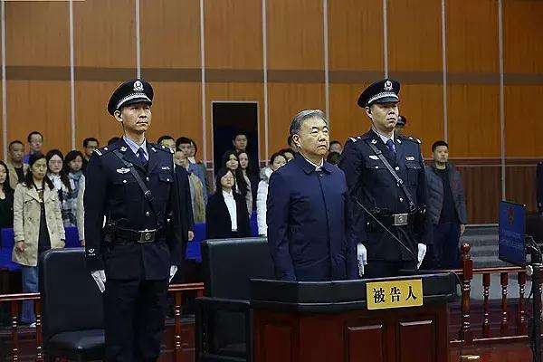 今天落马的副部，名字10个月前在“王三运案”中出现2次