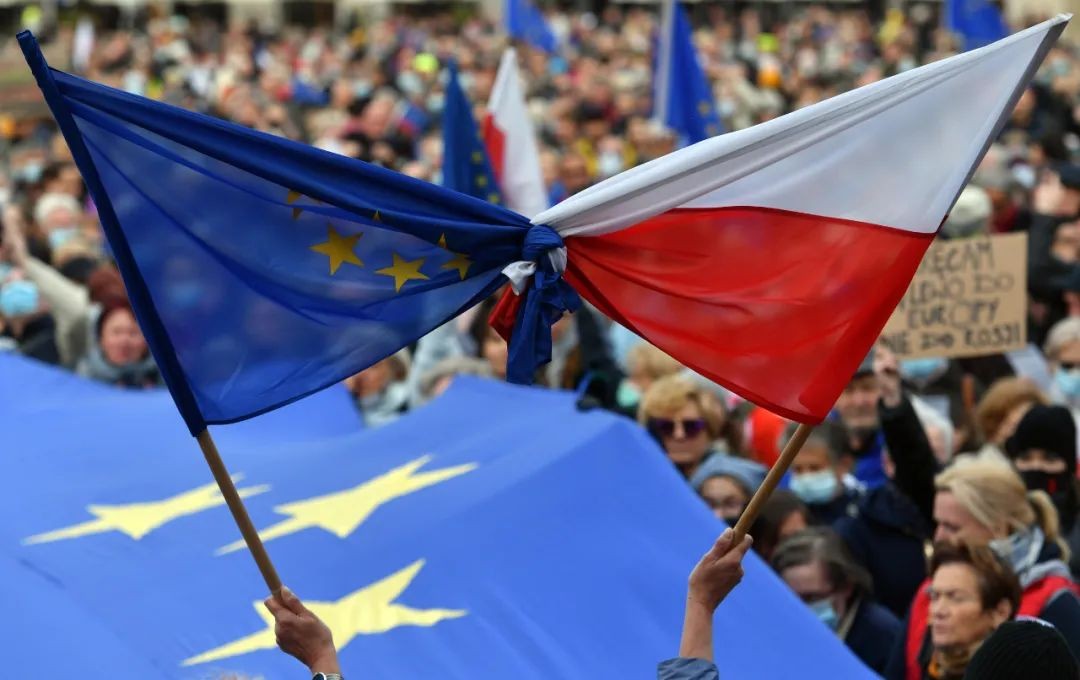 还是美国的大腿香？第二个打算脱欧的国家出现，公然挑战欧盟法律