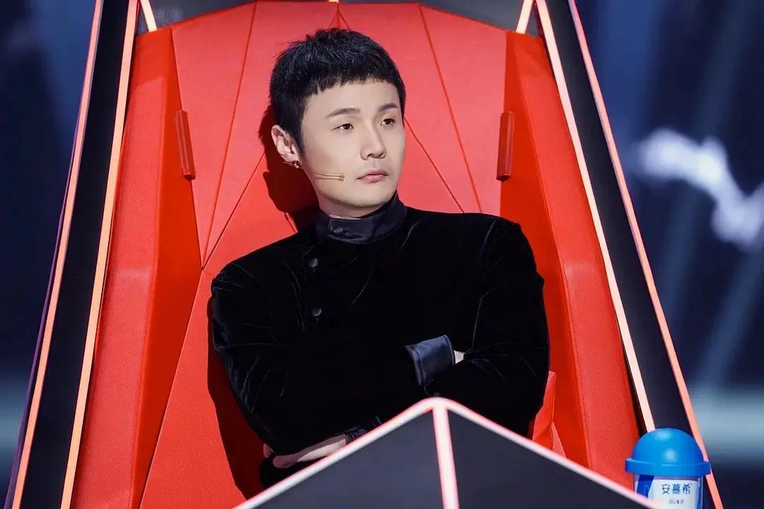 中国好声音2021张露馨pk曾溯恕,中国好声音2021曾朔硕盲选