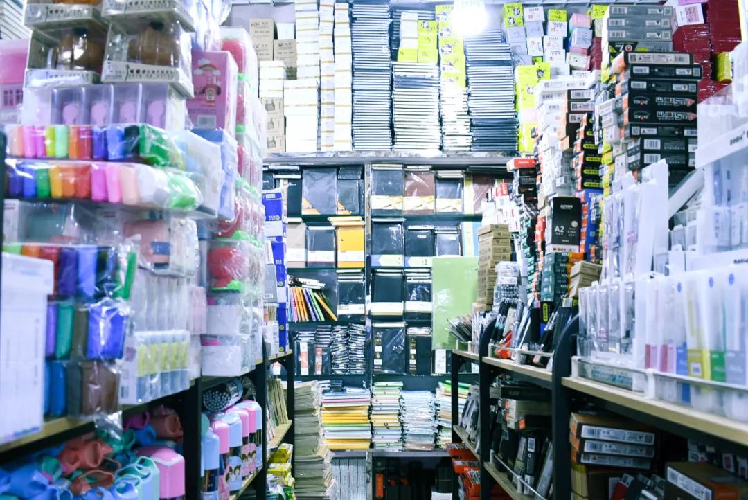 逛遍乌鲁木齐,逛遍全球便宜文具店