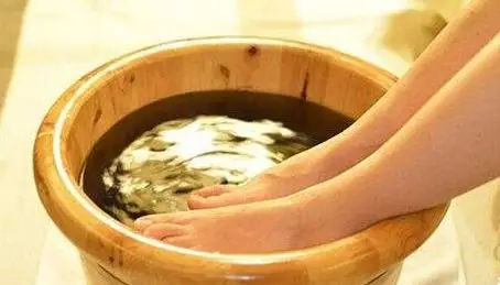 身体湿重吃什么药,身体又痒又湿