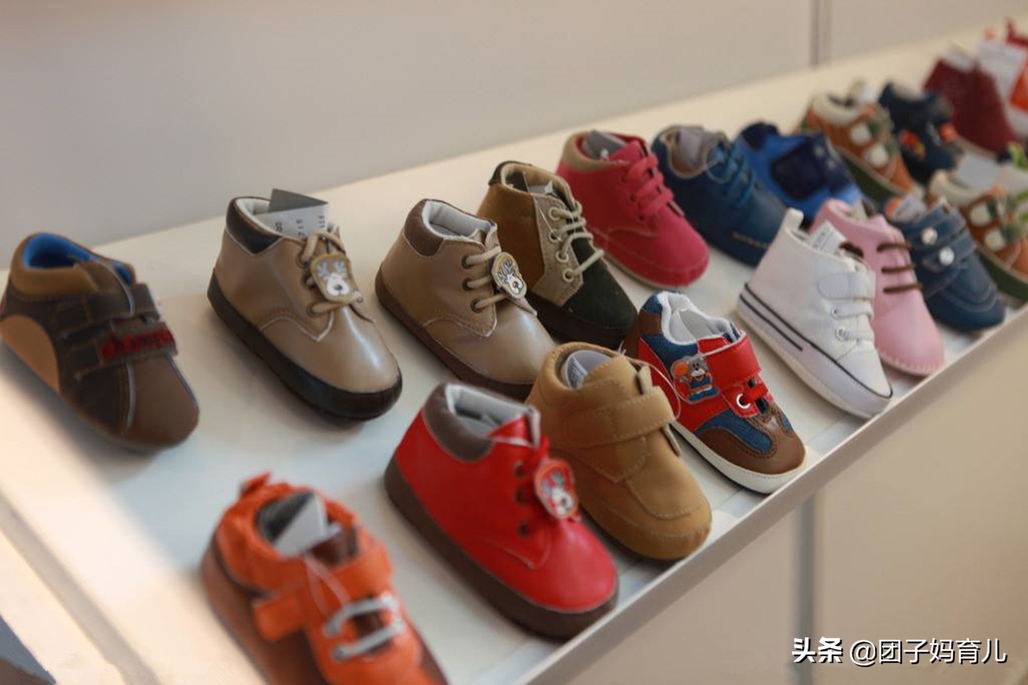 脚趾变形女孩,7岁小女孩脚变形