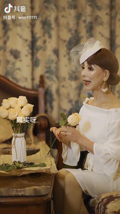 只穿高跟鞋的汪奶奶视频,只穿高跟鞋的汪奶奶多少岁