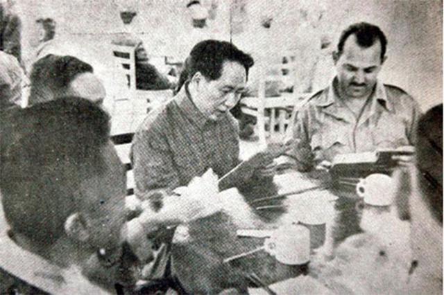 毛主席不登黄山之谜，张治中追悔莫及：我不该说不坐滑竿不行啊