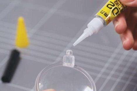 手上粘上502胶水有啥妙招去掉,如何快速去除手上粘到的502胶水