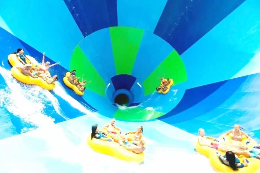 昆明周边好玩的温泉,昆明新亚洲体育城最大的温泉水疗