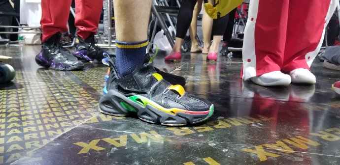 你没见过的安踏!走秀款曝光:中底霸气,系带方式新奇,霸气侧漏