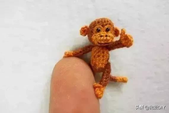 100种超迷你钩针小物钥匙包教程,100种超迷你钩针小物圣诞老人