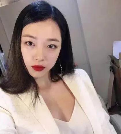 崔雪莉一颗正在腐烂的水蜜桃，鲜活的肉体都在排队走向坟墓。