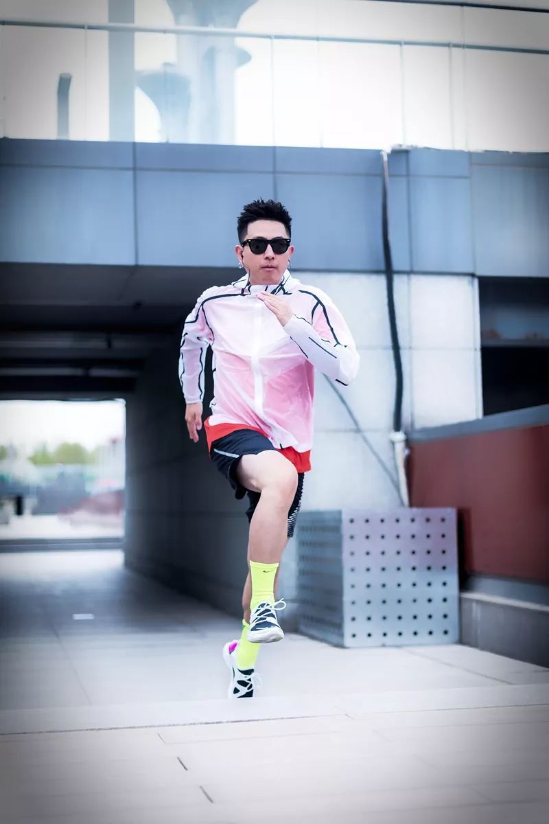 耐克目前最顶级的跑鞋,耐克的一个跑鞋