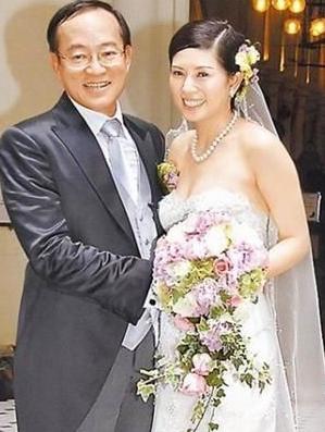 她是周星驰的“地下情人”,41岁嫁入豪门,如今病逝星爷愧疚一生