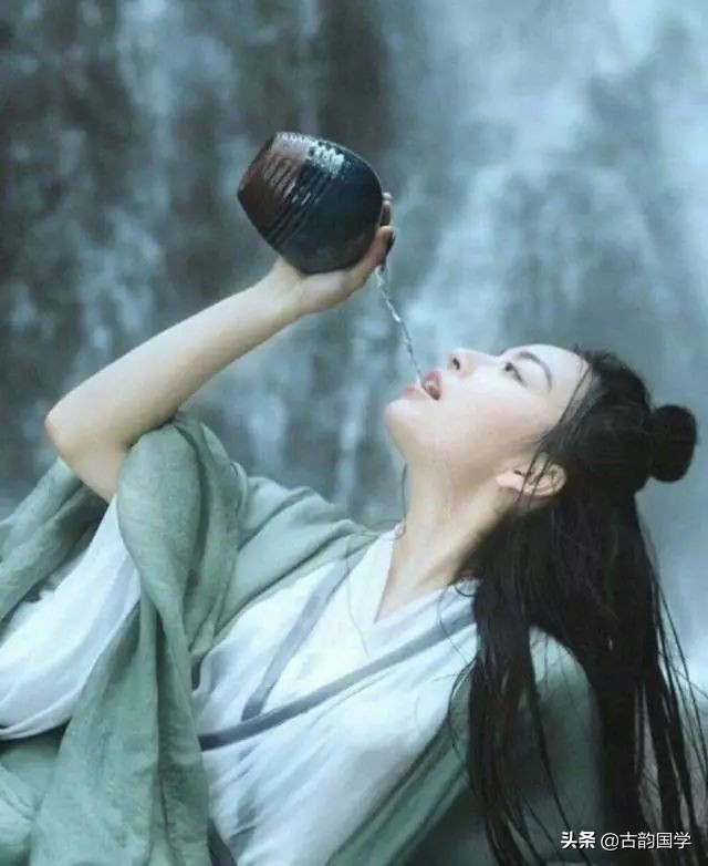 李清照经典诗词大全100首 (李清照思念红颜)