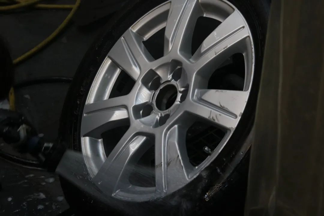 怪兽搞老车：翻新一辆残破生锈的柴油版奥迪A6，翻新后变新车