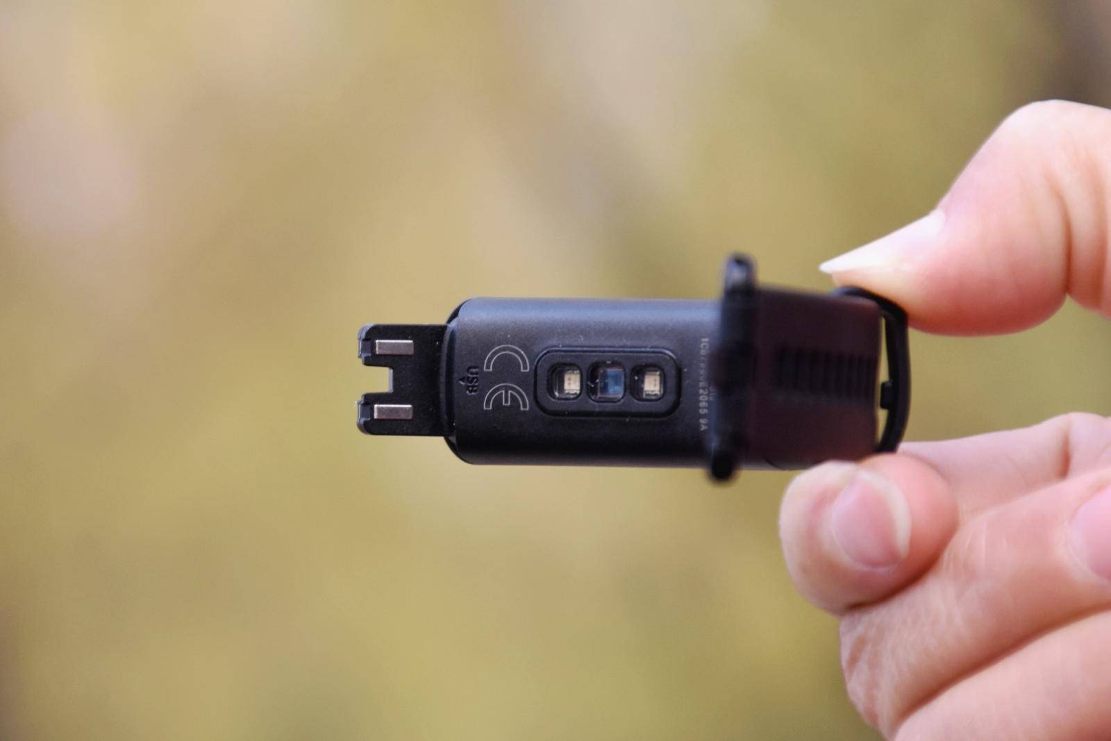 荣耀手环5i硅胶圈,荣耀手环5腕带怎么下